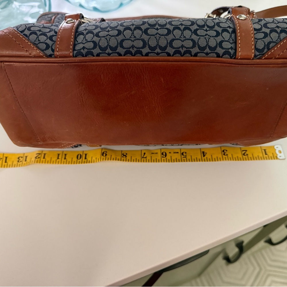 Coach Navy and Tan Shoulder Bag - Picture 4 of 14